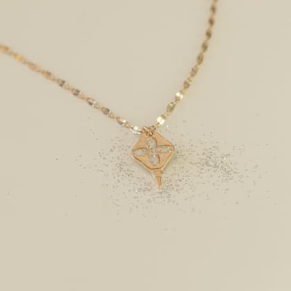 Collier Ekla croix du sud nacré