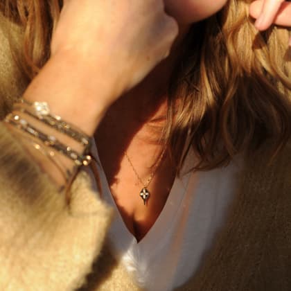 Collier Ekla croix du sud nacré