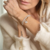 bracelet femme  Angèle mini perle d'eau douce 3 tours porté