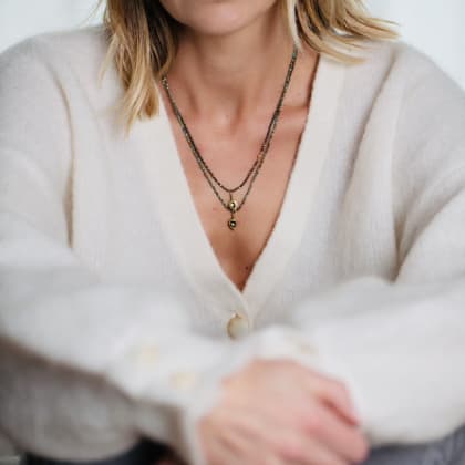 collier femme Louisette "Amulette" porté