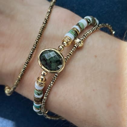 bracelet femme Anna porté